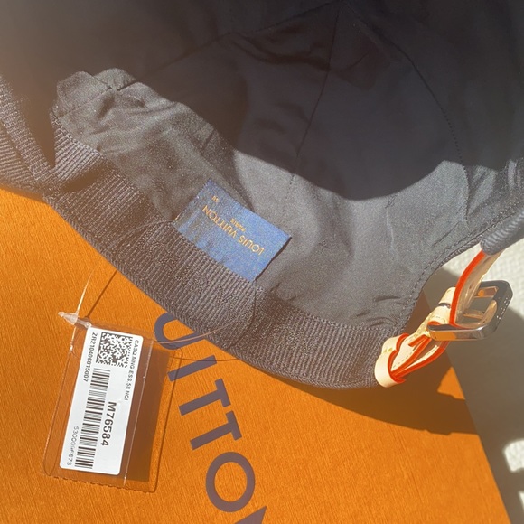 SOLD Louis Vuitton Monogram Essential Cap NWT - Picture 7 of 9